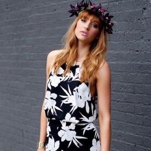 🖤🤍🖤 SHOW ME YOUR MUMU SELENA TOP & CARLOS SWING SHORTS IN LILY COLLINS 🖤🤍🖤